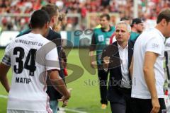 1. Bundesliga - Fußball - SC Freiburg - FC Ingolstadt 04 - Spiel ist aus, 1:1 Endstand, Ingolstadt 17. Platz, Abstieg, durch Falschmeldung Hamburgspiel jubelt Geschäftsführer Harald Gärtner (FCI)