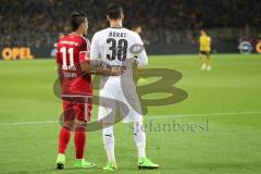 1. Bundesliga - Fußball - Borussia Dortmund - FC Ingolstadt 04 - 1:0 - Unterhaltung Darío Lezcano (11, FCI) und Torwart Roman Bürki (BVB 38)