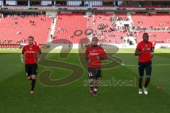 1. BL - Saison 2016/2017 - FSV Mainz 05 - FC Ingolstadt 04 - Moritz Hartmann (#9 FCI) - Lezano Farina,Dario (#37 FCI) - Roger de Oliveira Bernardo (#8 FCI) beim warm machen - Foto: Meyer Jürgen