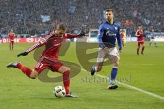 1. Bundesliga - Fußball - FC Schalke 04 - FC Ingolstadt 04 - Zweikampf Mathew Leckie (7, FCI) Matija Nastasic