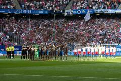 1. BL - Saison 2016/2017 - Hamburger SV - FC Ingolstadt 04 - Die Mannschaften bei einer Schweigeminute - Foto: Meyer Jürgen