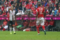 1. Bundesliga - Fußball - FC Bayern - FC Ingolstadt 04 - Darío Lezcano (11, FCI) schimpft zu Jerome Boateng (17 Bayern)