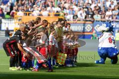 1. BL - Saison 2016/2017 - Hamburger SV - FC Ingolstadt 04 - Die Mannschaft beim einlaufen - Foto: Meyer Jürgen