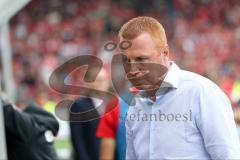 1. Bundesliga - Fußball - SC Freiburg - FC Ingolstadt 04 -  Spiel ist aus, 1:1 Endstand, Ingolstadt 17. Platz, Abstieg, hängende Köpfe, Cheftrainer Maik Walpurgis (FCI) nachdenklich