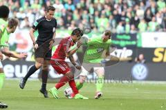 1. Bundesliga - Fußball - VfL Wolfsburg - FC Ingolstadt 04 - Darío Lezcano (11, FCI) Jannes Horn (21 Wolfsburg)