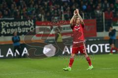 1. Bundesliga - Fußball - FC Augsburg - FC Ingolstadt 04 - Auswechlung Sonny Kittel (21, FCI) bedankt sich bei den Fans