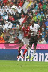 1. Bundesliga - Fußball - FC Bayern - FC Ingolstadt 04 - Kopfballduell Kingsley Coman (29 Bayern) und Roger de Oliveira Bernardo (8, FCI)