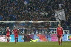 1. Bundesliga - Fußball - FC Schalke 04 - FC Ingolstadt 04 - Tor für Schalke in der Nachspielzeit, 1:0, Enttäuschung bei Ingolstadt, Torwart Martin Hansen (35, FCI) am Boden, links Marvin Matip (34, FCI) Florent Hadergjonaj (33, FCI)  rechts Alfredo Moral