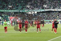 1. Bundesliga - Fußball - VfL Wolfsburg - FC Ingolstadt 04 - Spiel ist aus 3:0 Niederlage für den FCI, das Team bedankt sich bei den Fans, Sonny Kittel (21, FCI) Darío Lezcano (11, FCI) Anthony Jung (3, FCI) Marvin Matip (34, FCI) Markus Suttner (29, FCI)