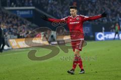 1. Bundesliga - Fußball - FC Schalke 04 - FC Ingolstadt 04 - Beschwert sich Alfredo Morales (6, FCI)