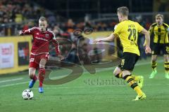1. Bundesliga - Fußball - Borussia Dortmund - FC Ingolstadt 04 - 1:0 - Florent Hadergjonaj (33, FCI) Matthias Ginter (BVB 28)