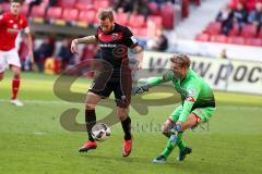 1. BL - Saison 2016/2017 - FSV Mainz 05 - FC Ingolstadt 04 - Moritz Hartmann (#9 FCI) mit einer Torchance - Jonas Lössl (#1 Torwart Mainz) - Foto: Meyer Jürgen