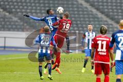 1. BL - Saison 2016/2017 - Hertha BSC - FC Ingolstadt 04 - Max Christiansen (#19 FCI) - Salomon Kalou (#8 Hertha) - Fabian Lustenberger (#28 Hertha) - Foto: Meyer Jürgen