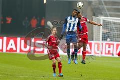 1. BL - Saison 2016/2017 - Hertha BSC - FC Ingolstadt 04 - Marvin Matip (#34 FCI) - Salomon Kalou (#8 Hertha) - Florent Hadergjonaj (#33 FCI) - Foto: Meyer Jürgen