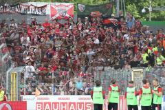 1. Bundesliga - Fußball - SC Freiburg - FC Ingolstadt 04 - mitgereiste Fans, Jubel Fahnen Choreo Kurve