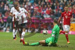 1. Bundesliga - Fußball - FC Bayern - FC Ingolstadt 04 - Torchance für Stefan Lex (14, FCI) wird von Torwart Manuel Neuer (1 Bayern) gestoppt