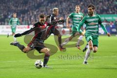 1. Bundesliga - Fußball - Werder Bremen - FC Ingolstadt 04 - Mathew Leckie (7, FCI) Santiago Garcia (2 Bremen)