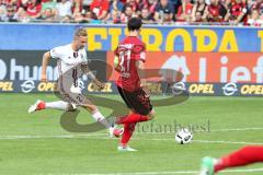 1. Bundesliga - Fußball - SC Freiburg - FC Ingolstadt 04 - Sonny Kittel (21, FCI) Höfler, Nicolas (27 Freiburg)