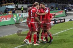 1. Bundesliga - Fußball - SV Darmstadt 98 - FC Ingolstadt 04 - Tor Treffer durch 0:1 Moritz Hartmann (9, FCI) Jubel mit Team und rechts wartet Kapitän Marvin Matip (34, FCI)