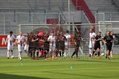 1. Bundesliga - Fußball - FC Ingolstadt 04 - Saisoneröffnung im Audi Sportpark - Showtraining - Warmlaufen