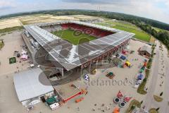 1. Bundesliga - Fußball - FC Ingolstadt 04 - Saisoneröffnung im Audi Sportpark - aus 40 Meter Höhe - Aussicht Attraktion Feier Möbelhof