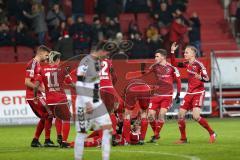 1. Bundesliga - Fußball - FC Ingolstadt 04 - SC Freiburg - Freistoß Markus Suttner (29, FCI) Tor zum 1:2 Jubel mit Pascal Groß (10, FCI) Max Christiansen (19, FCI) Florent Hadergjonaj (33, FCI) Marcel Tisserand (32, FCI)