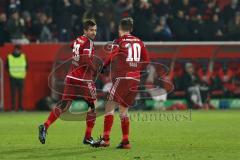1. Bundesliga - Fußball - FC Ingolstadt 04 - SC Freiburg - Freistoß Markus Suttner (29, FCI) Tor zum 1:2 Jubel mit Pascal Groß (10, FCI)