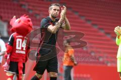 1. Bundesliga - Fußball - FC Ingolstadt 04 - Saisoneröffnung im Audi Sportpark - Einlauf der Spieler, Mannschaft, Fans, Jubel, abklatschen, Stefan Lex (14, FCI)