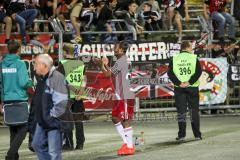 1. Bundesliga - Fußball - DFB-Pokal - Ergebirge Aue - FC Ingolstadt 04 - 7:8 n. E. - Kapitän Marvin Matip (34, FCI) bei den Fans Jubel Sieg