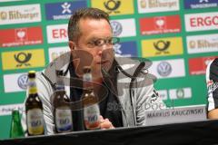 1. Bundesliga - Fußball - DFB-Pokal - Ergebirge Aue - FC Ingolstadt 04 - 7:8 n. E. - Pressekonferenz, links Cheftrainer Markus Kauczinski (FCI) und rechts Cheftrainer Pavel Dotchel (Aue) und mitte Aue Pressesprecher Thöne