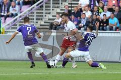 1. Bundesliga - Fußball - DFB-Pokal - Ergebirge Aue - FC Ingolstadt 04 - Riedel, Julian (Aue 2) Mathew Leckie (7, FCI) Rizzuto, Calogero (Aue 20)