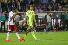 1. Bundesliga - Fußball - DFB-Pokal - Ergebirge Aue - FC Ingolstadt 04 - 7:8 n. E. - Vor dem Elfmeterschießen, Marvin Matip (34, FCI) feuert Torwart Örjan Haskjard Nyland (1, FCI) an