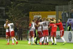 1. Bundesliga - Fußball - DFB-Pokal - Ergebirge Aue - FC Ingolstadt 04 - 7:8 n. E. - Tobias Levels (28, FCI) trifft zum Sieg 7:8 Jubel Tor, das FCI Team läuft zum Torwart