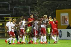 1. Bundesliga - Fußball - DFB-Pokal - Ergebirge Aue - FC Ingolstadt 04 - 7:8 n. E. - Tobias Levels (28, FCI) trifft zum Sieg 7:8 Jubel Tor, das FCI Team läuft zum Torwart