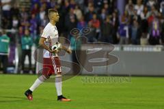 1. Bundesliga - Fußball - DFB-Pokal - Ergebirge Aue - FC Ingolstadt 04 - 7:8 n. E. - Lukas Hinterseer (16, FCI) geht zum Elfmeterpunkt