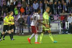 1. Bundesliga - Fußball - DFB-Pokal - Ergebirge Aue - FC Ingolstadt 04 - 7:8 n. E. - Vor dem Elfmeterschießen, Marvin Matip (34, FCI) feuert Torwart Örjan Haskjard Nyland (1, FCI) an