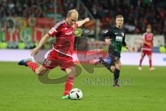 1. Bundesliga - Fußball - FC Ingolstadt 04 - FC Augsburg - Abschluß Tobias Levels (28, FCI)