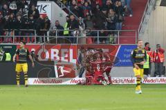 1. Bundesliga - Fußball - FC Ingolstadt 04 - Borussia Dortmund - 3:1 Tor durch Darío Lezcano (11, FCI) Jubel mit Roger de Oliveira Bernardo (8, FCI)