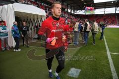 1. BL - Saison 2016/2017 - FC Ingolstadt 04 - FC Augsburg - Ørjan Nyland (#26 FCI) beim einlaufen zum warm machen - Foto: Meyer Jürgen