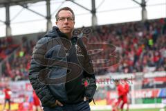 1. Bundesliga - Fußball - FC Ingolstadt 04 - Borussia Dortmund - Cheftrainer Markus Kauczinski (FCI) vor dem Spiel angespannt