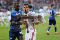 1. Bundesliga - Fußball - FC Ingolstadt 04 - SV Darmstadt 98 - Markus Suttner (29, FCI)  Freistoß, trifft zum 3:2 Endstand, Jubel Darío Lezcano (11, FCI) gibt den ball nicht her, Wilson Kamavuaka (36 Darmstadt)