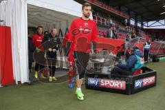 1. BL - Saison 2016/2017 - FC Ingolstadt 04 - 1.FC Köln - Lukas Hinterseer (#16 FCI) beim einlaufen zum warm machen - Foto: Meyer Jürgen