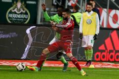 1. BL - Saison 2016/2017 - FC Ingolstadt 04 - VFL Wolfsburg - Anthony Jung (#3 FCI) - Josuha Guilavogui (23 Wolfsburg)  - Foto: Meyer Jürgen