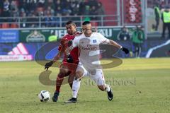 1. Bundesliga - Fußball - FC Ingolstadt 04 - Hamburger SV HSV - Marvin Matip (34, FCI) Bobby Wood (7 HSV)