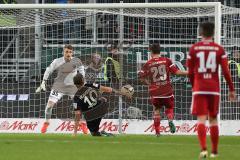 1. BL - Saison 2016/2017 - FC Ingolstadt 04 - FC Augsburg - Martin Hansen Torwart(#35 FCI) - Roger de Oliveira Bernardo (#8 FCI) - Markus Suttner (#29 FCI) - Baier Daniel #10 Augsburg - Foto: Meyer Jürgen