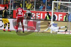 1. BL - Saison 2016/2017 - FC Ingolstadt 04 - Borussia Dortmund - Ørjan Nyland (#26 FCI) mit einer Parade - Foto: Meyer Jürgen