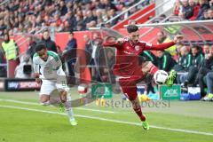 1. Bundesliga - Fußball - FC Ingolstadt 04 - Werder Bremen - Theodor Gebre Selassie (23 Bremen) Mathew Leckie (7, FCI)