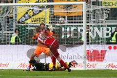 1. BL - Saison 2016/2017 - FC Ingolstadt 04 - Borussia Dortmund - Lukas Hinterseer (#16 FCI) mit einem Seitfallrückzieher - Weidenfeller Roman Torwart Dortmund - Park Joo-Ho #3 Dortmund - Foto: Meyer Jürgen