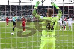 1. Bundesliga - Fußball - FC Ingolstadt 04 - Werder Bremen - Elfemter für FCI, Pascal Groß (10, FCI) verwandelt zum 2:1, Torwart Felix Wiedwald (42 Bremen) Tor Jubel