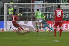 1. BL - Saison 2016/2017 - FC Ingolstadt 04 - VFL Wolfsburg - Moritz Hartmann (#9 FCI) beim Elfmeter - Torwart Diego Benaglio (1 Wolfsburg)  - Foto: Meyer Jürgen